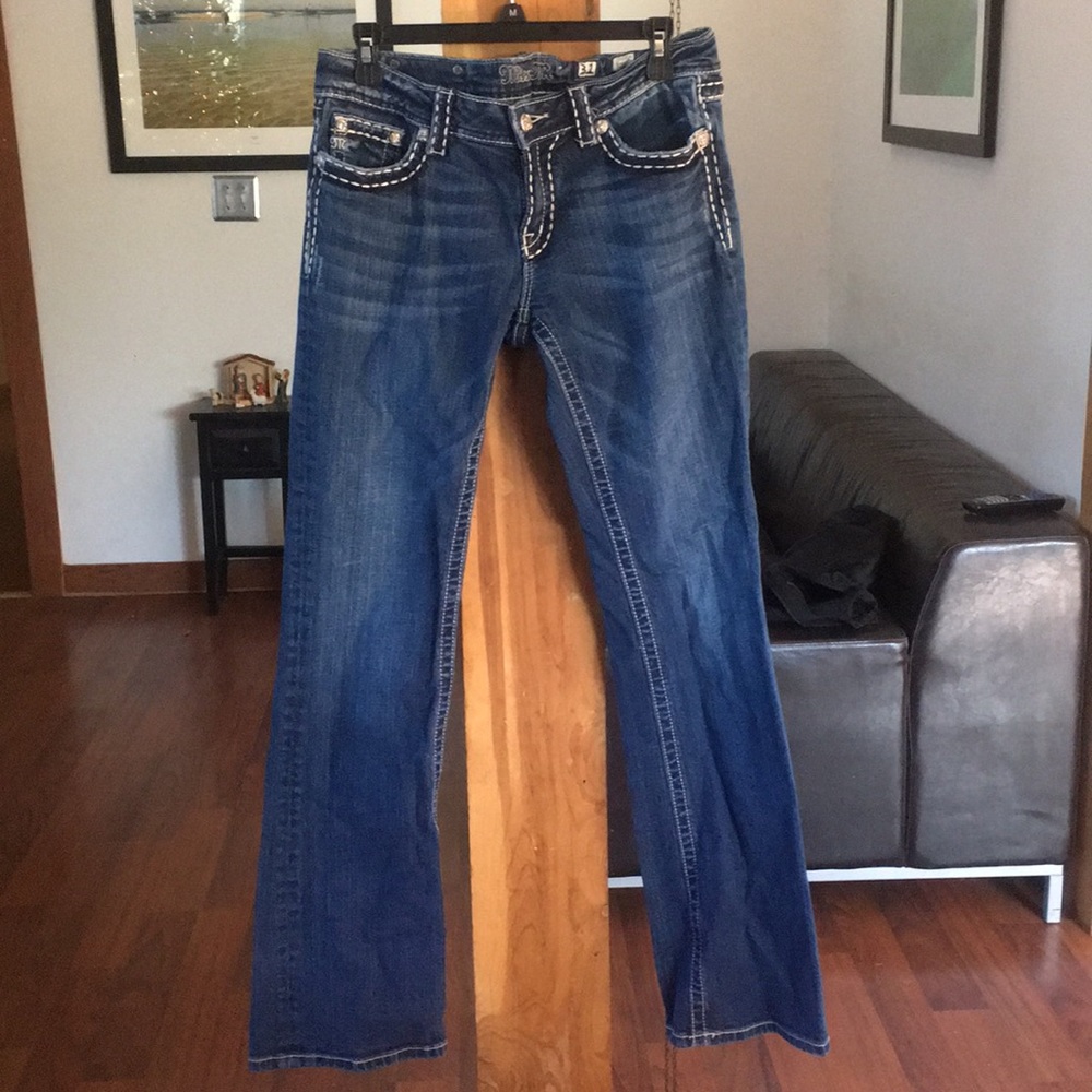 Beautiful dark wash Miss Me jeans size 31